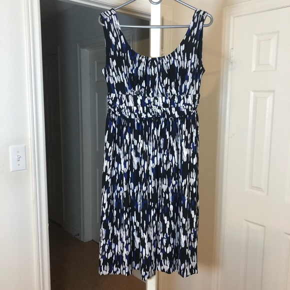 Sleeveless Dress (Black, White & Blue) - Picture 2 of 8